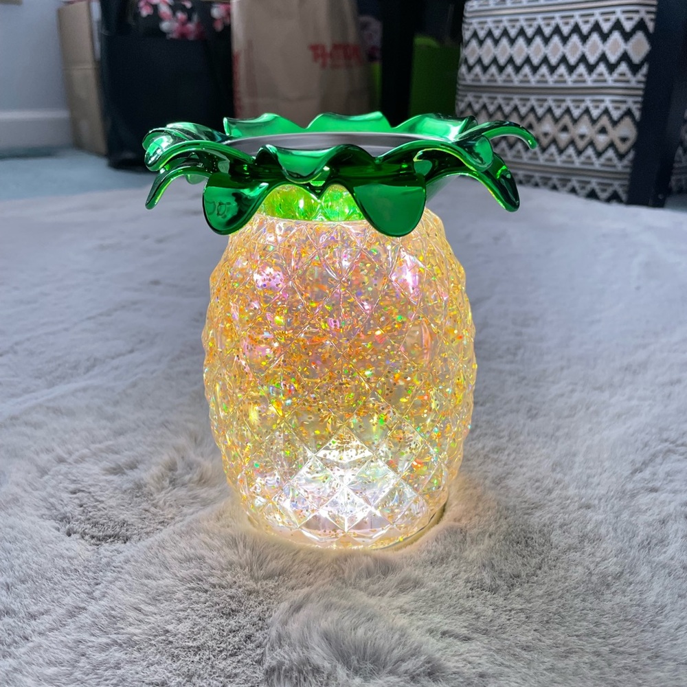 Pineapple candle holder